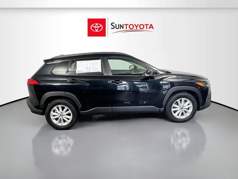 Used 2023 Toyota Corolla Cross LE w/ Moonroof Package FWD image 2