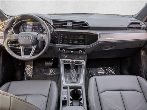 Certified 2025 Audi Q3 2.0T Premium Plus w/ Premium Plus Package image 19