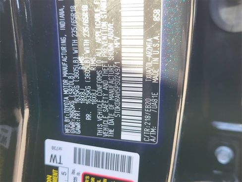 Used 2023 Toyota Highlander XLE image 35