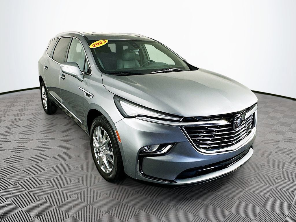 Used 2023 Buick Enclave Premium w/ Experience Buick Package FWD image 3