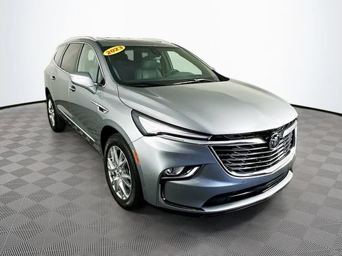 Used 2023 Buick Enclave Premium w/ Experience Buick Package FWD image 3