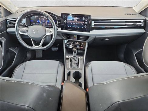 Used 2025 Volkswagen Jetta SE FWD image 16