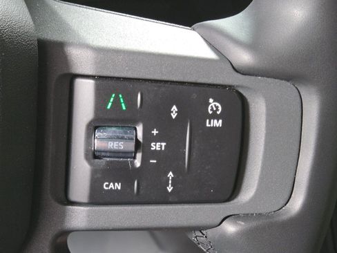 Used 2023 Land Rover Defender 130 X image 27