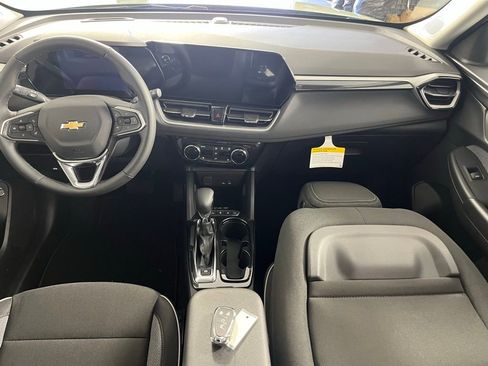 New 2026 Chevrolet TrailBlazer LT w/ Convenience Package AWD/4WD image 16
