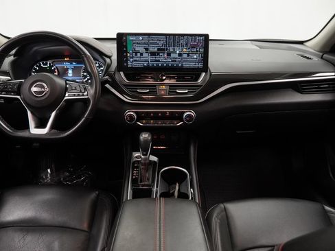Used 2024 Nissan Altima 2.5 SR w/ SR Premium Package FWD image 7