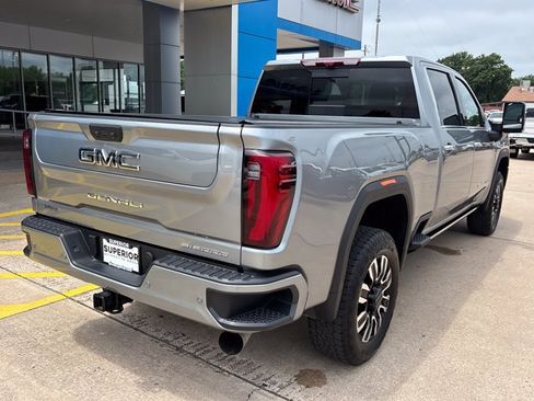 Used 2025 GMC Sierra 2500 Denali Ultimate w/ Max Trailering Package AWD/4WD image 3
