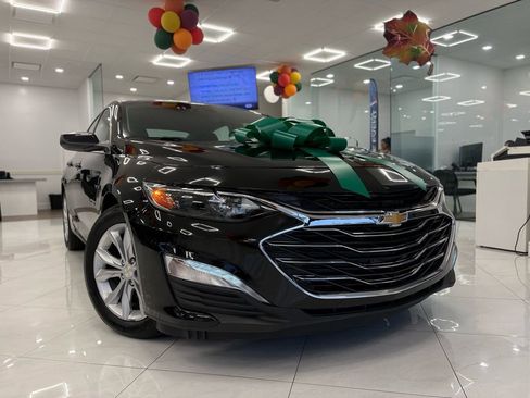 Used 2025 Chevrolet Malibu LT image 3