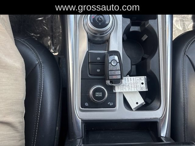 Used 2023 Ford Explorer XLT w/ Equipment Group 202A AWD/4WD image 19