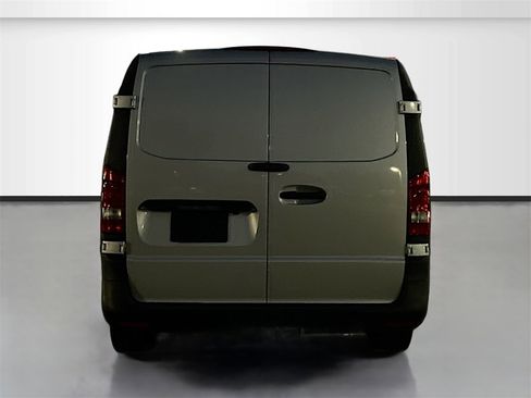Used 2023 Mercedes-Benz Metris image 7