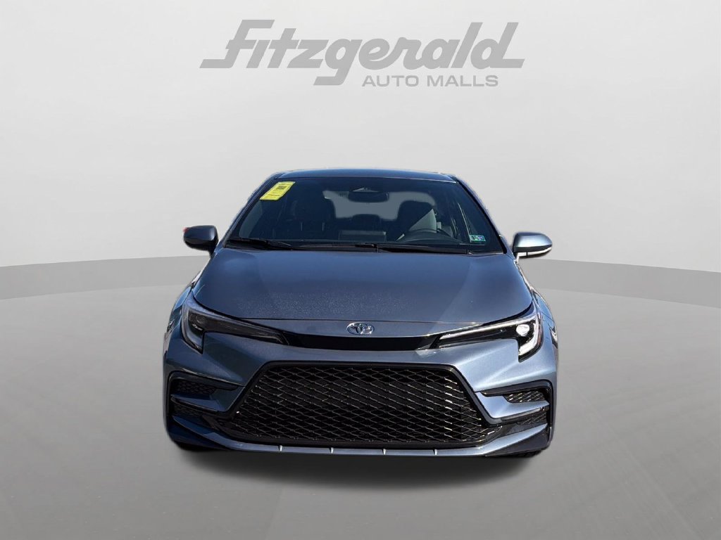 Used 2026 Toyota Corolla SE FWD image 2