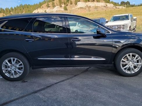 Used 2022 Buick Enclave Premium image 4