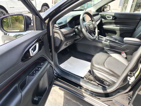 Certified 2024 Jeep Compass Trailhawk w/ Trailhawk Convenience Group image 16