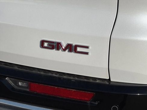 Used 2024 GMC Acadia Denali AWD/4WD image 6