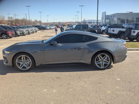 Used 2025 Ford Mustang GT Premium image 2