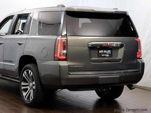 Used 2017 GMC Yukon Denali w/ Open Road Package AWD/4WD image 7