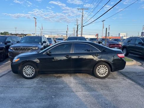Used 2008 Toyota Camry LE FWD image 2