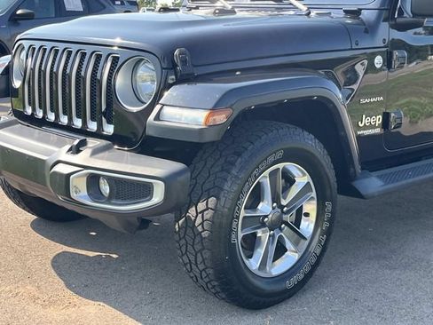 Used 2021 Jeep Wrangler Unlimited Sahara AWD/4WD image 9