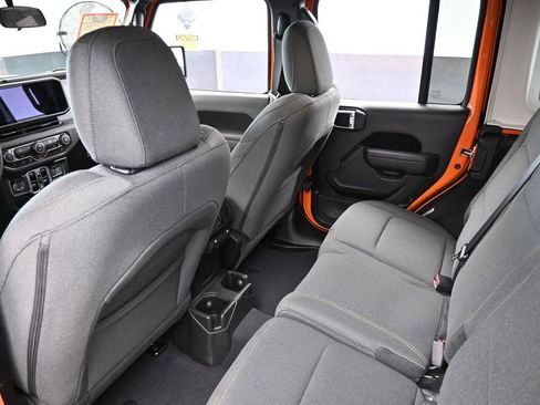 Used 2025 Jeep Wrangler Sport image 33