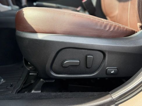 Used 2017 Subaru Forester 2.5i Touring AWD/4WD image 37