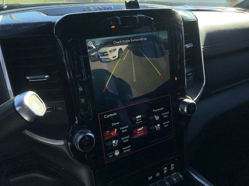 Used 2020 RAM 2500 Laramie w/ Night Edition image 20