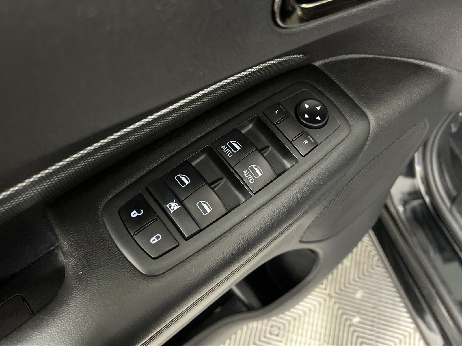 Used 2020 Dodge Durango GT w/ Blacktop Package AWD/4WD image 15