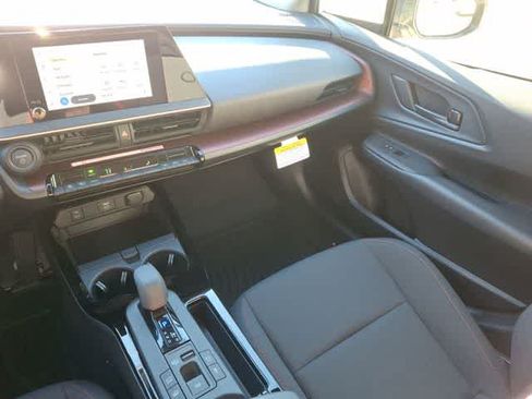 New 2026 Toyota Prius Plug-In Hybrid FWD image 11
