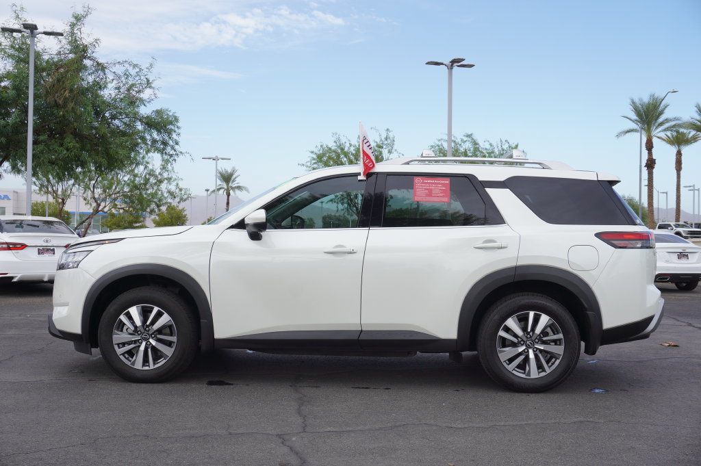 Certified 2024 Nissan Pathfinder SL FWD image 2