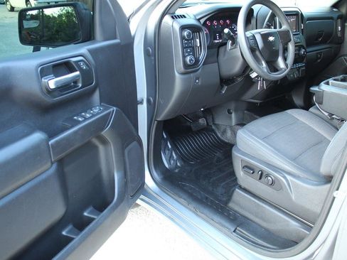 Used 2020 Chevrolet Silverado 1500 W/T w/ Z71 Off-Road Package AWD/4WD image 15