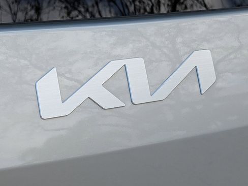 Used 2026 Kia EV9 Wind image 18