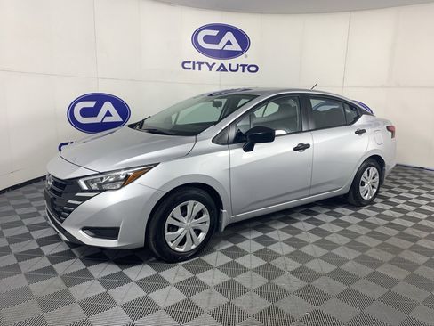 Used 2025 Nissan Versa S w/ Trunk Package image 7