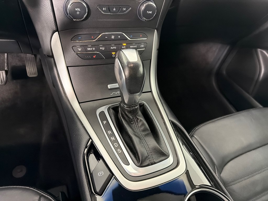 Used 2016 Ford Edge SEL w/ Equipment Group 201A AWD/4WD image 17