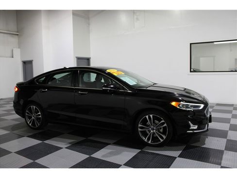Used 2020 Ford Fusion Titanium image 1