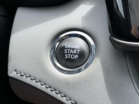 Used 2023 Toyota Highlander XLE AWD/4WD image 37