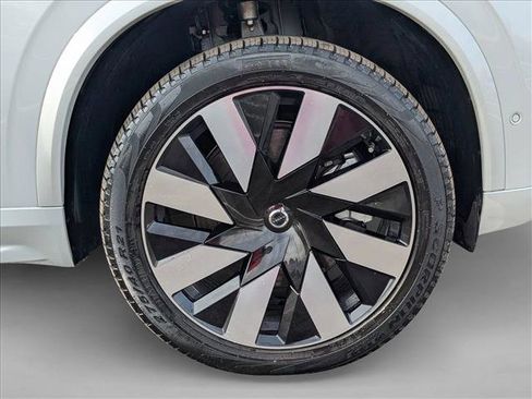 Used 2023 Volvo XC90 T8 Ultimate image 25