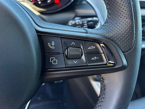 Used 2025 Alfa Romeo Tonale w/ Premium Package AWD/4WD image 18