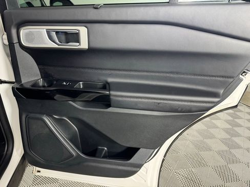 Used 2022 Ford Explorer Platinum w/ Equipment Group 601A image 32