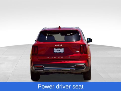 Used 2022 Kia Sorento S FWD image 8
