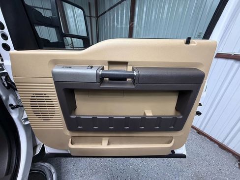 Used 2016 Ford F250 XLT w/ XLT Value Package image 8