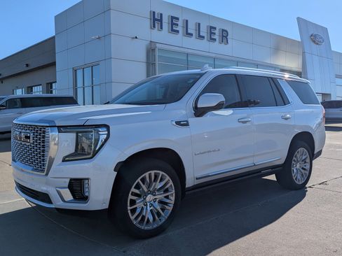 Used 2023 GMC Yukon Denali w/ Denali Reserve Package image 3