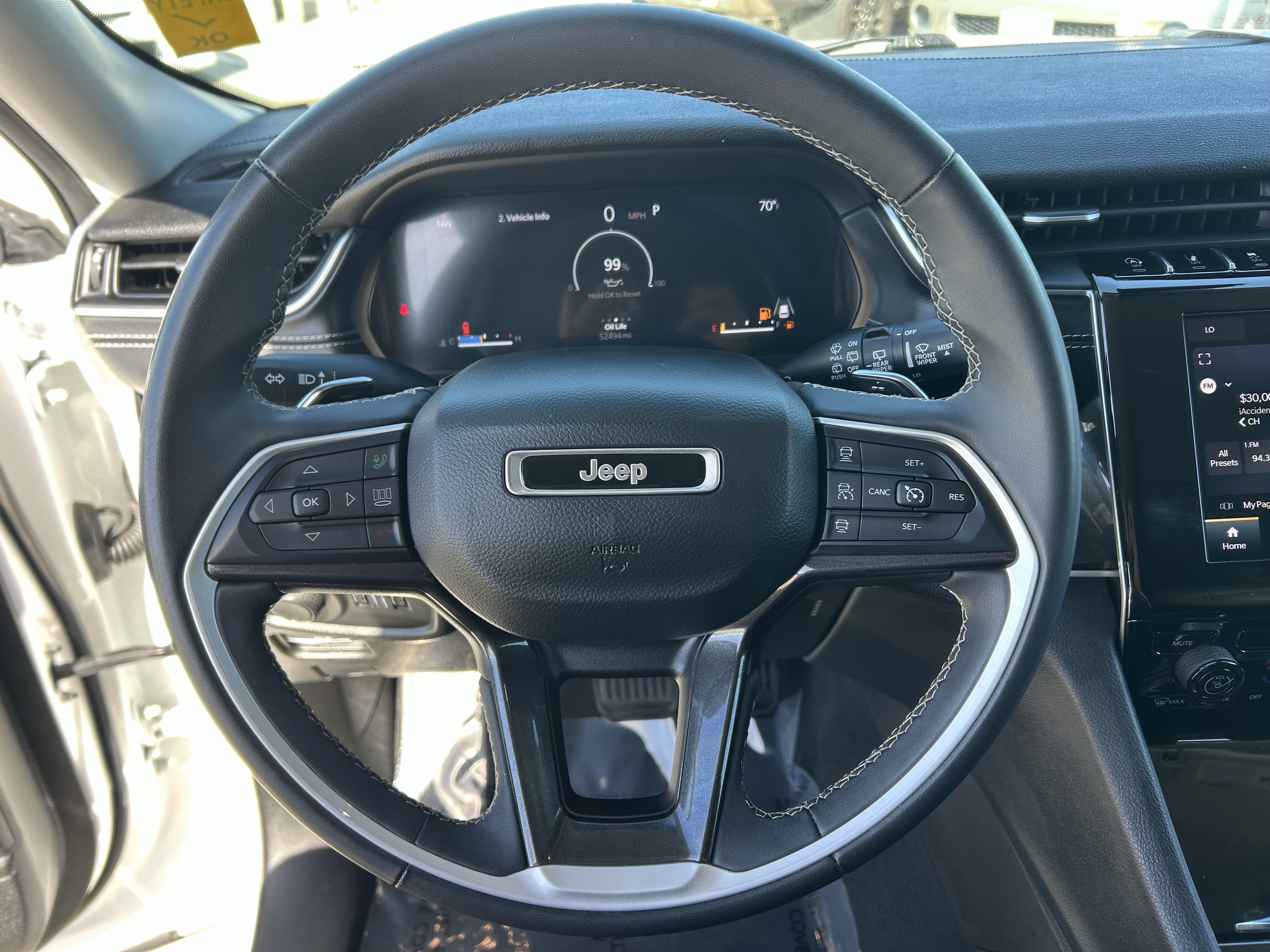 Used 2023 Jeep Grand Cherokee Laredo RWD image 26