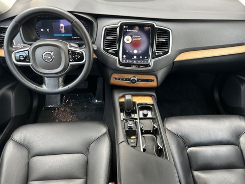 Certified 2025 Volvo XC90 B6 Plus AWD/4WD image 16