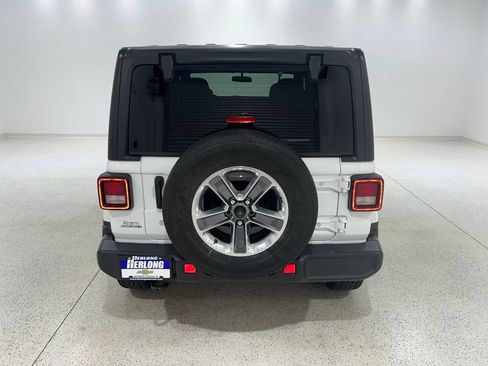 Used 2020 Jeep Wrangler Unlimited Sahara AWD/4WD image 4