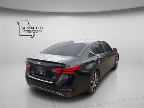 Used 2021 Nissan Altima 2.0 SR image 9