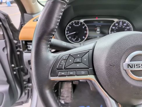 Used 2023 Nissan Sentra SV w/ SV Premium Package FWD image 20