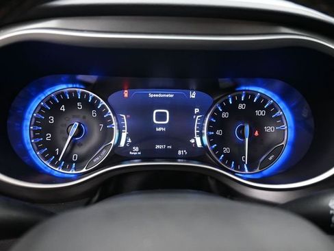 Used 2024 Chrysler Pacifica Touring-L FWD image 31
