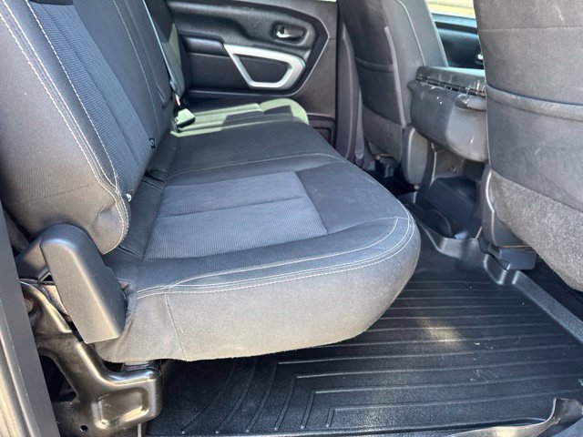 Used 2018 Nissan Titan SV AWD/4WD image 16