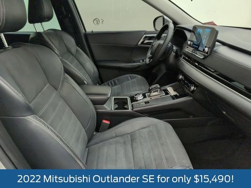 Used 2022 Mitsubishi Outlander SE image 15