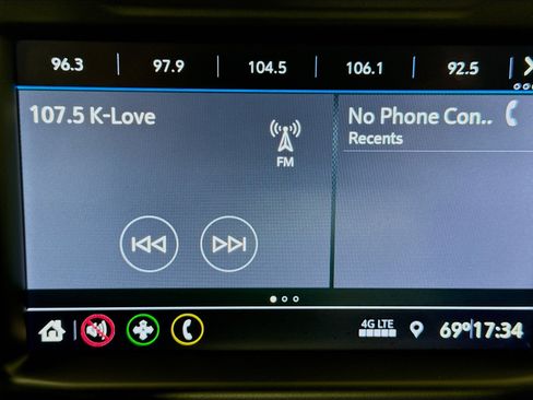 Used 2022 Chevrolet Silverado 2500 LT w/ Convenience Package AWD/4WD image 16