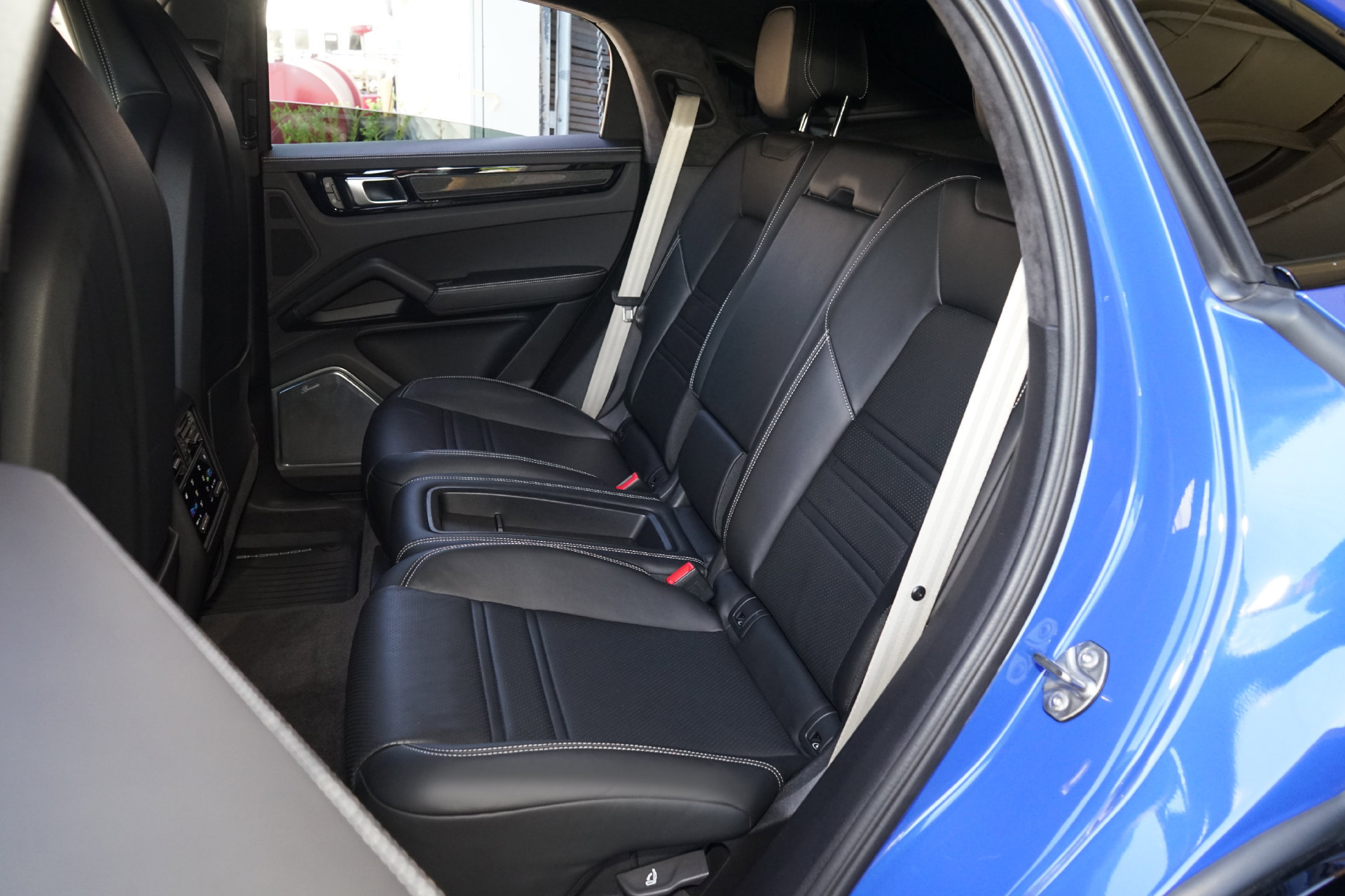 Used 2023 Porsche Cayenne Turbo GT AWD/4WD image 18