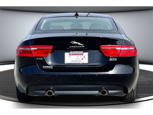 Used 2018 Jaguar XE Premium AWD/4WD image 6